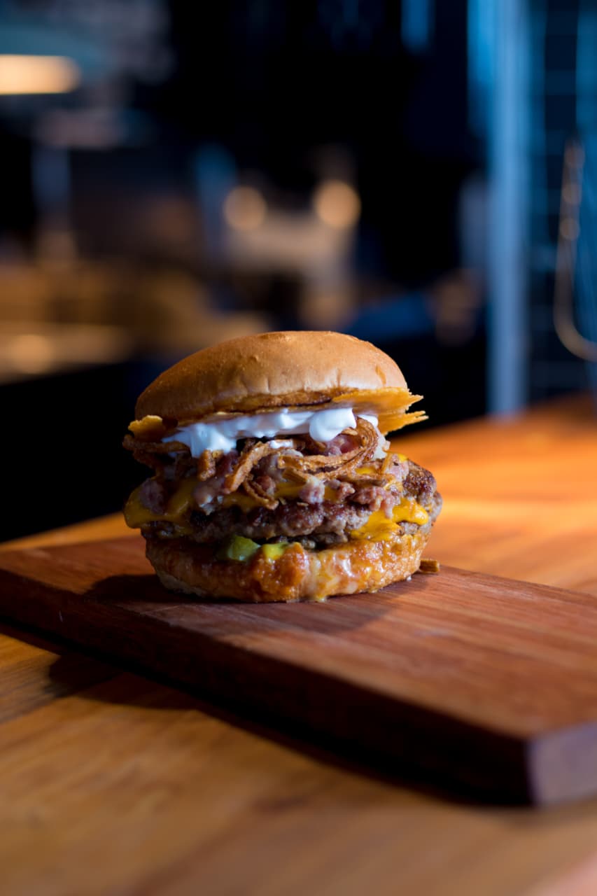 Noms Grill Nomster Burger